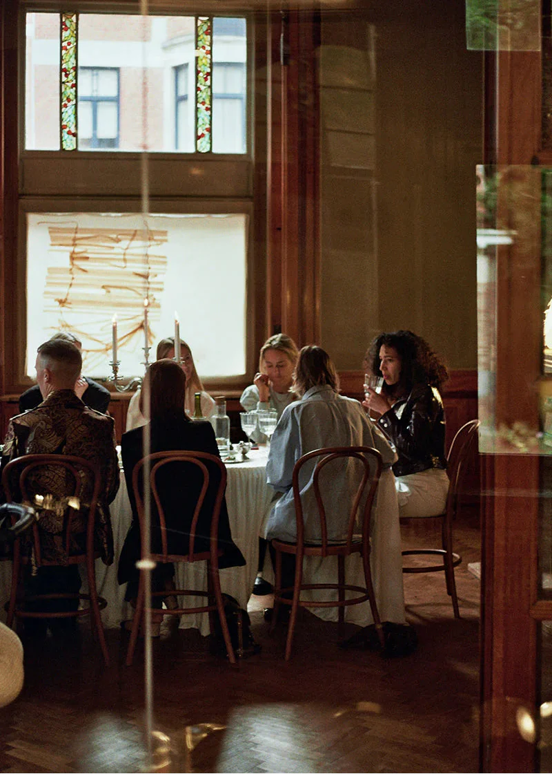 02. A HEARTFELT GATHERING AT HÔTEL DANCKAERT