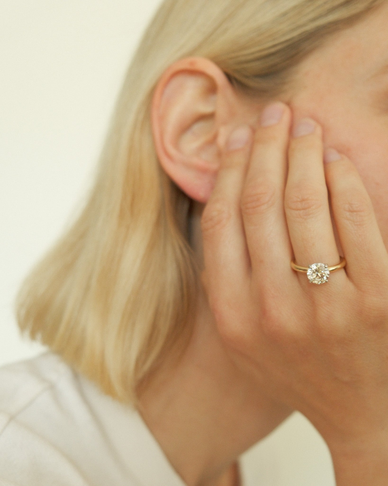 Amo_solitair_ring_Brilliant_cut_lab-grown_diamond
