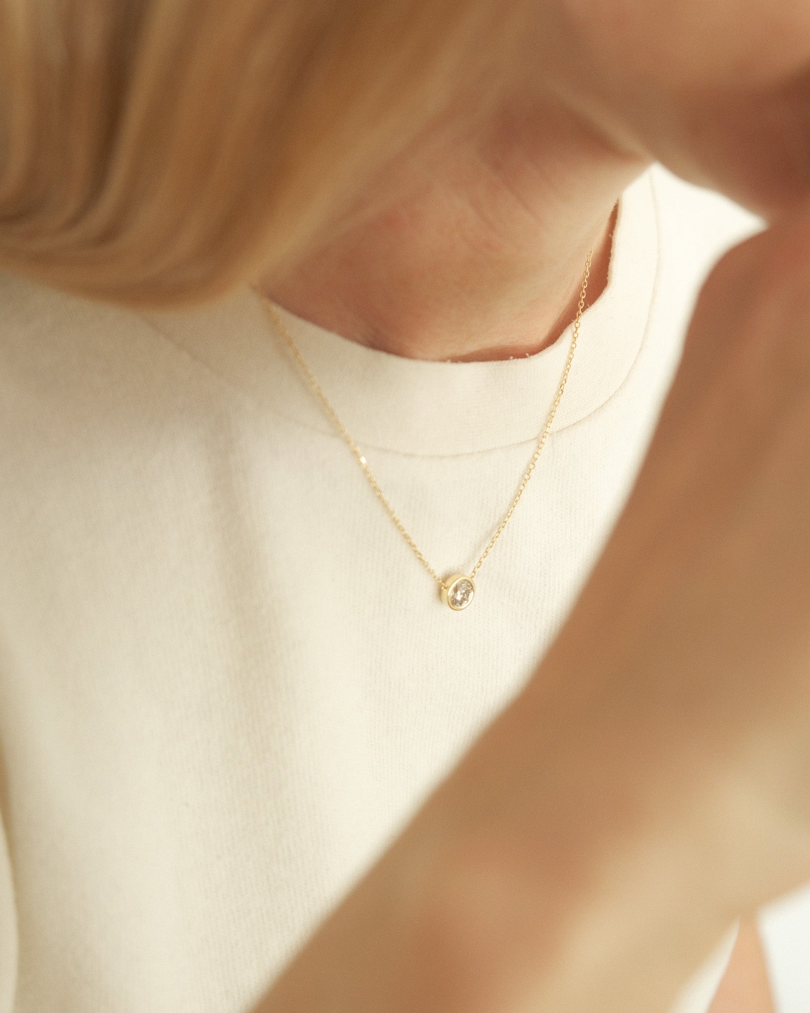 Kiso_necklace_1_carat_lab_grown_diamond_worn