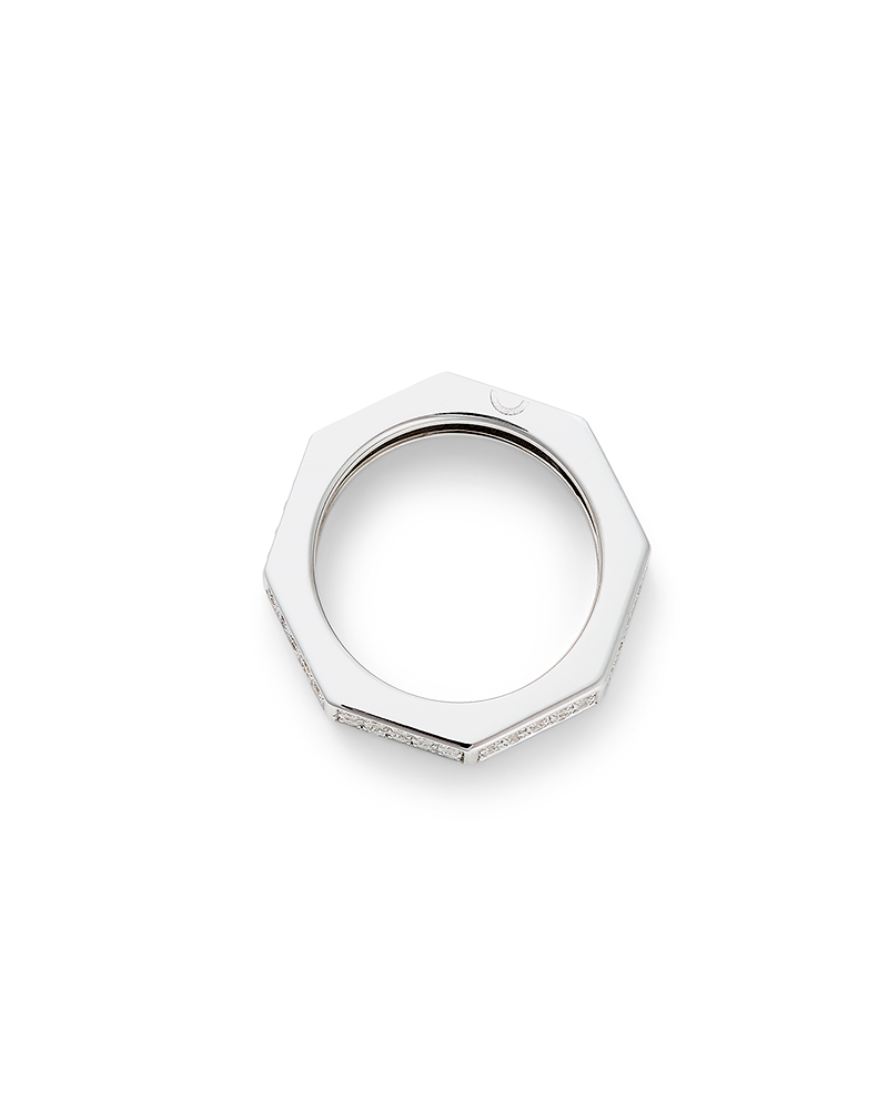 Oklatera_ring_bold_wild_gold_lying