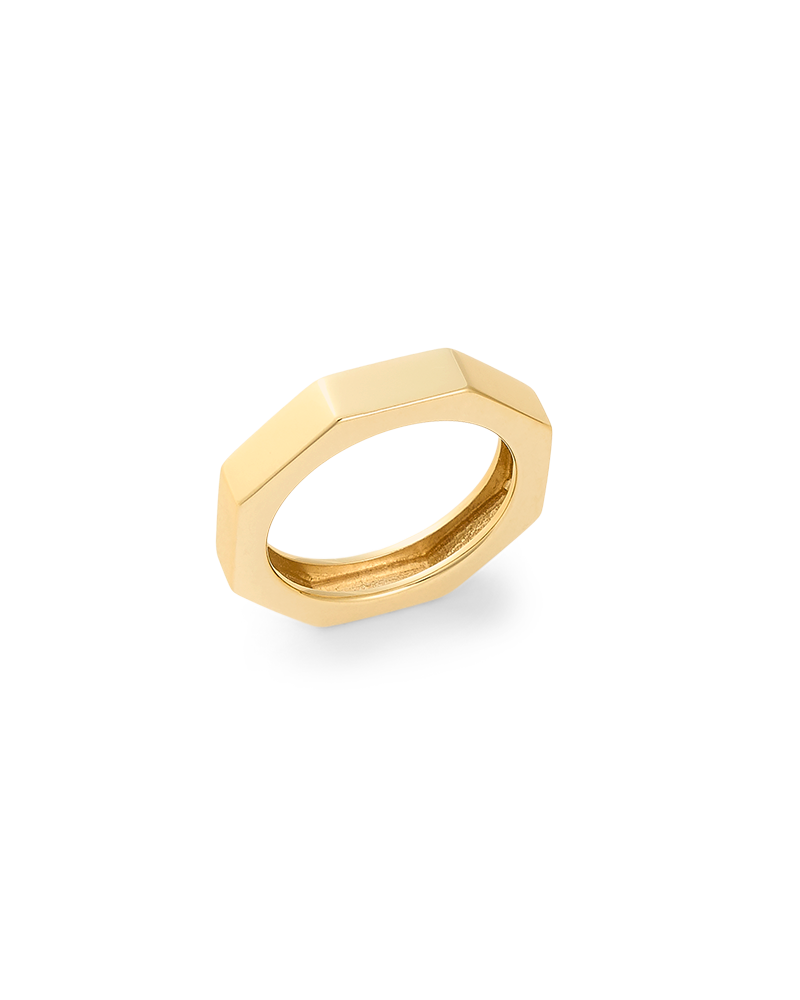 Oklatero_ring_bold_yellow_gold_standing