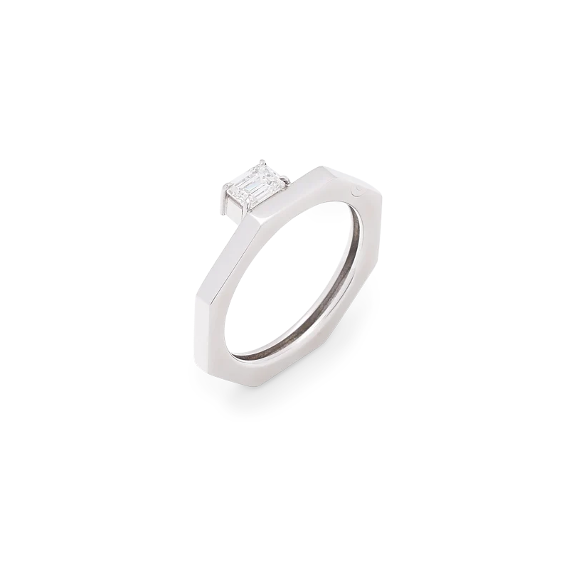 Oklateri ring in 18k recycled white gold with floating emerald-cut diamond