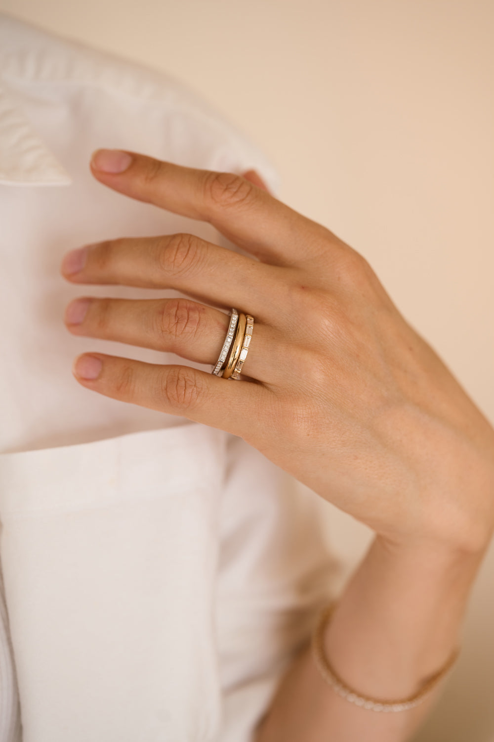 daure-oklatera-white-gold-ring-18k-recycled-gold-lab-grown-diamond-on-hand