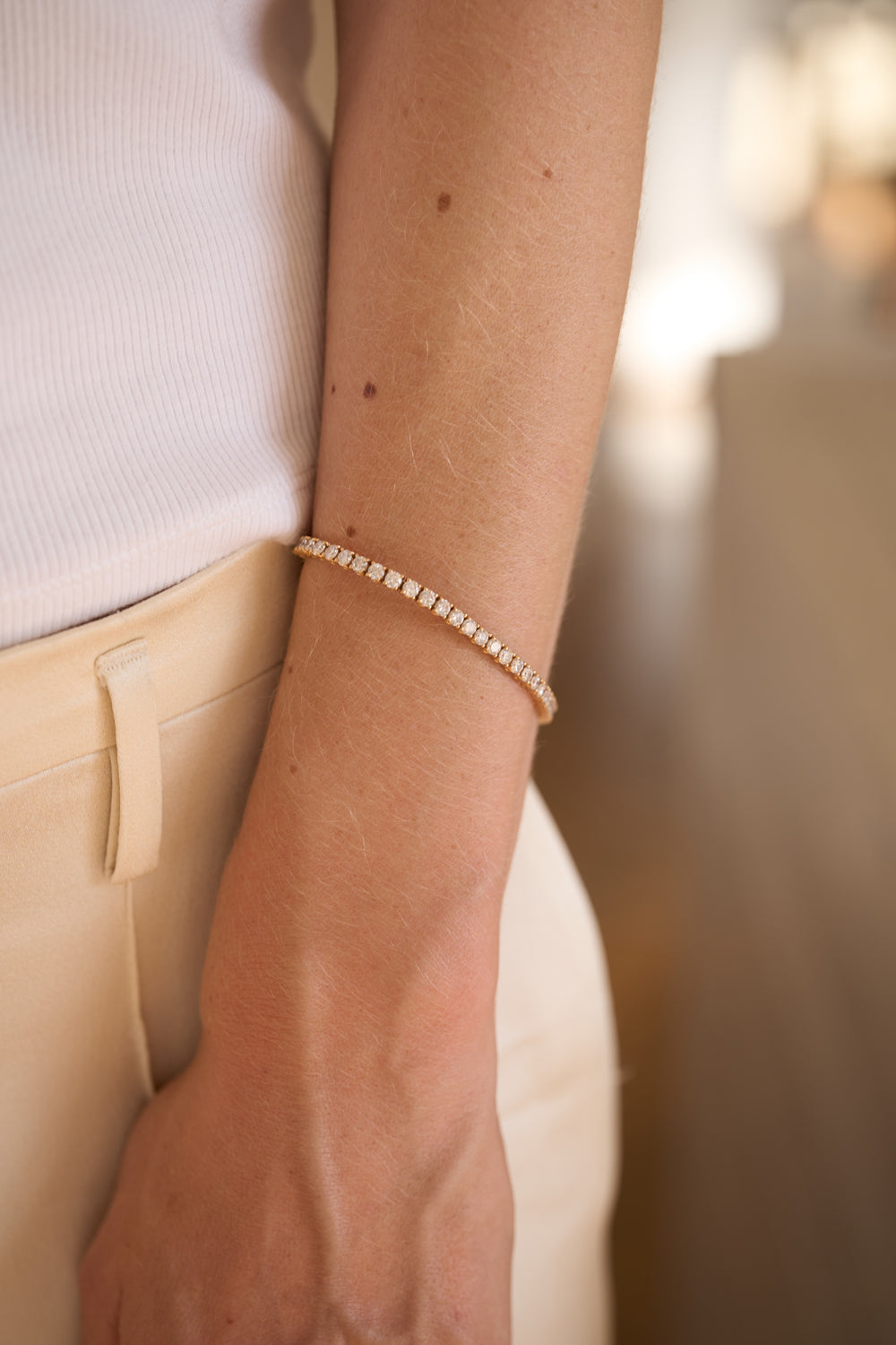 daure-tennis-bracelet-18k-recycled-gold-lab-grown-diamond-on-hand