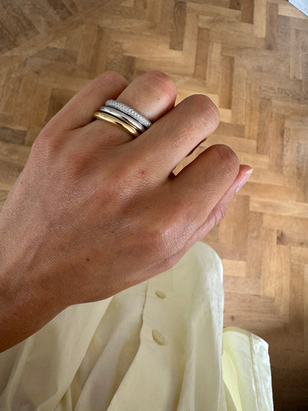 playful-rings-stacking-daure